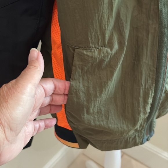 Russell Athletic Green and Black Windbreaker with Hood. Small - Picture 2 of 12